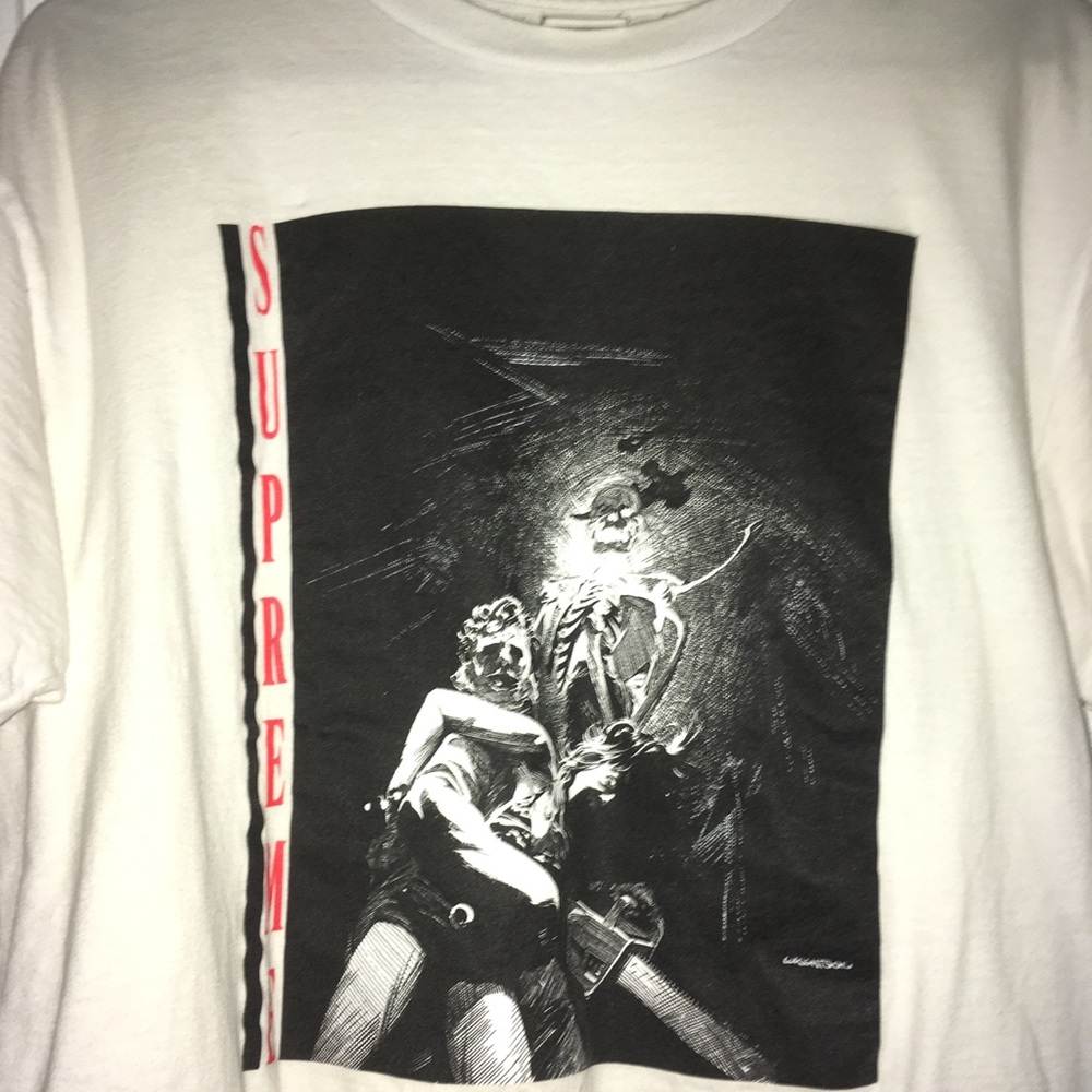 Supreme t shirt